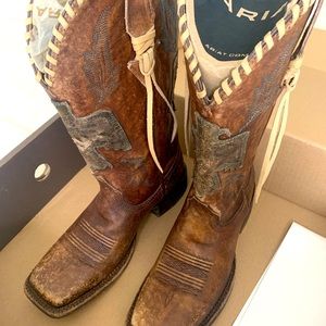 ARIAT boots size 8